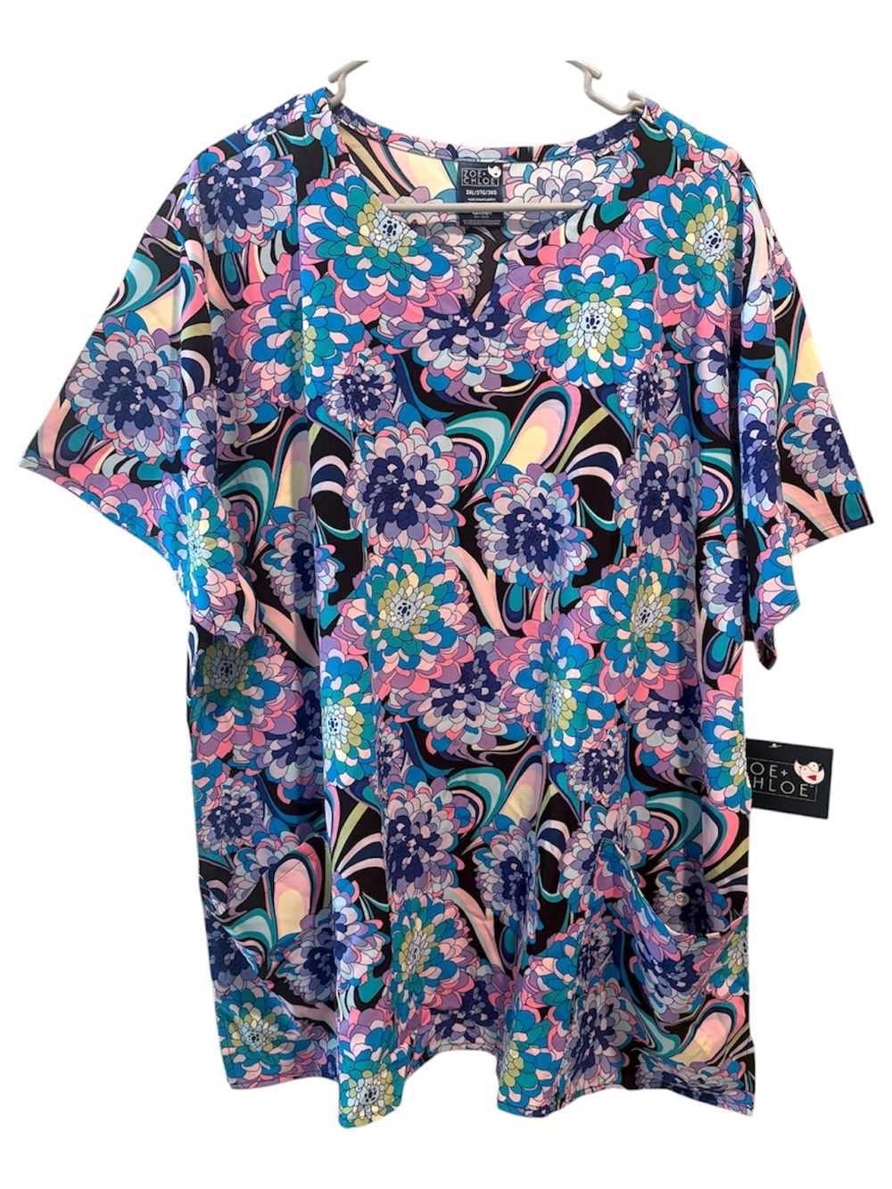 NWT Zoe + Chloe Women’s Scrub Top Plus Size 3XL Psychedelic Floral Groovy Retro